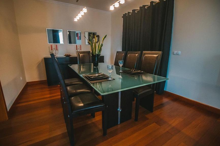 פונטה דלגדה Villa Quinze - Luxurious 3 Bedroom Villa With Private Pool And Games Room & Amazing Views מראה חיצוני תמונה