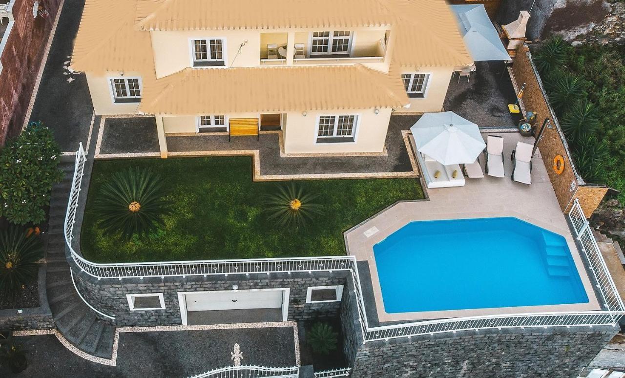 פונטה דלגדה Villa Quinze - Luxurious 3 Bedroom Villa With Private Pool And Games Room & Amazing Views מראה חיצוני תמונה